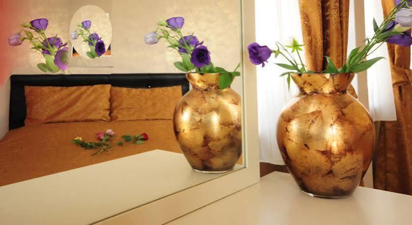Rose Bouquets Hotel İstanbul Dış mekan fotoğraf